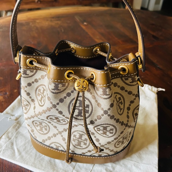 Tory Burch T Monogram Bucket Bag Hazelnut - Picture 2 of 6